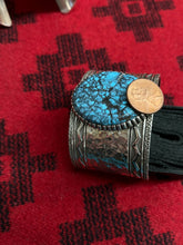 Load image into Gallery viewer, Alvin Monte silver bracelets