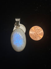 Load image into Gallery viewer, Imported moonstone pendants
