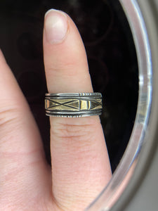 Golden geometric design rings