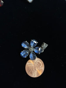 Crystal flower pendants